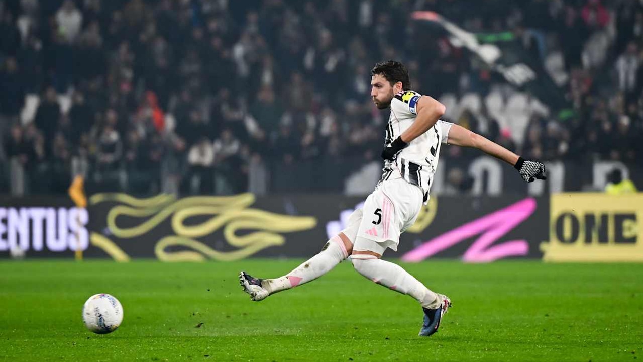 Setelah McKennie, Juventus Berniat Perpanjang Kontrak Manuel Locatelli