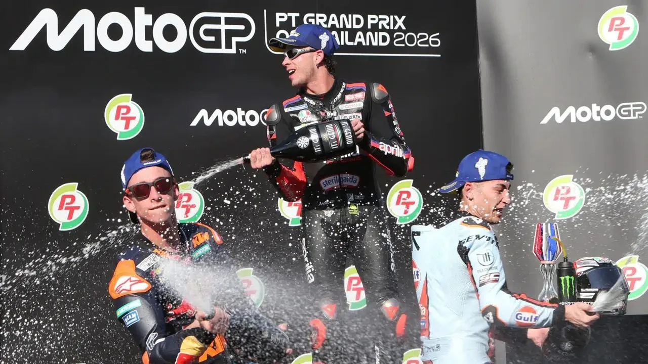 Marco Bezzecchi (Aprilia) meraih podium utama di MotoGP Thailand, begitu juga dengan Raul Fernandez (Trackhouse Aprilia) raih podium ketiga.