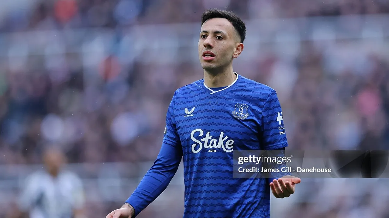 James Tarkowski puji respons Dwight McNeil setelah masa sulit