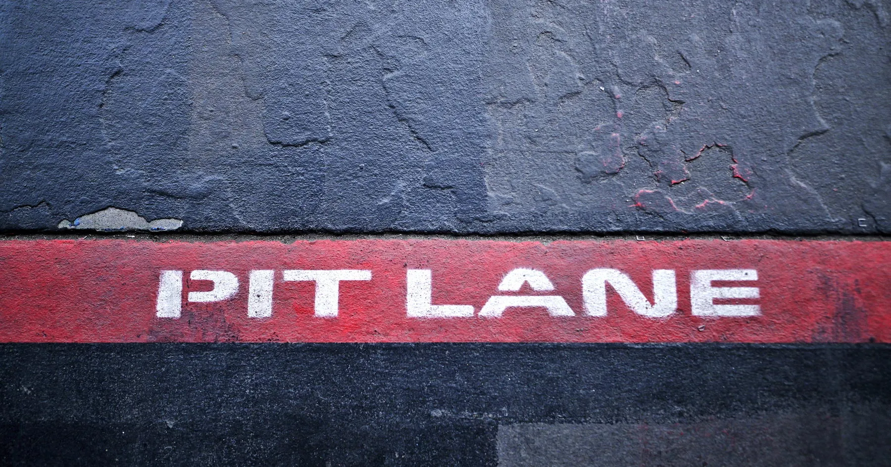 FIA Tegaskan Batas Kecepatan Pit Lane GP Australia Tetap - sumber: (racingnews365)