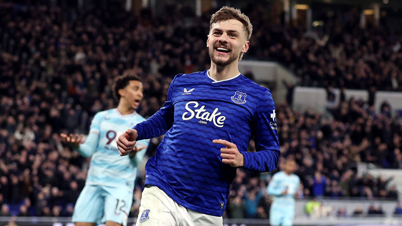 Kiernan Dewsbury-Hall Bahagia Bantu Everton Kalahkan Burnley