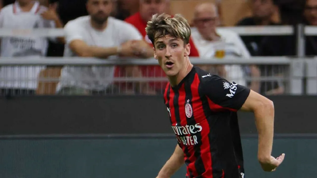 Mantan Wasit Tegaskan Alexis Saelemaekers Tidak Melakukan Diving