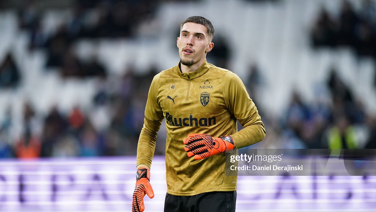 Newcastle United dan Tottenham Bidik Robin Risser