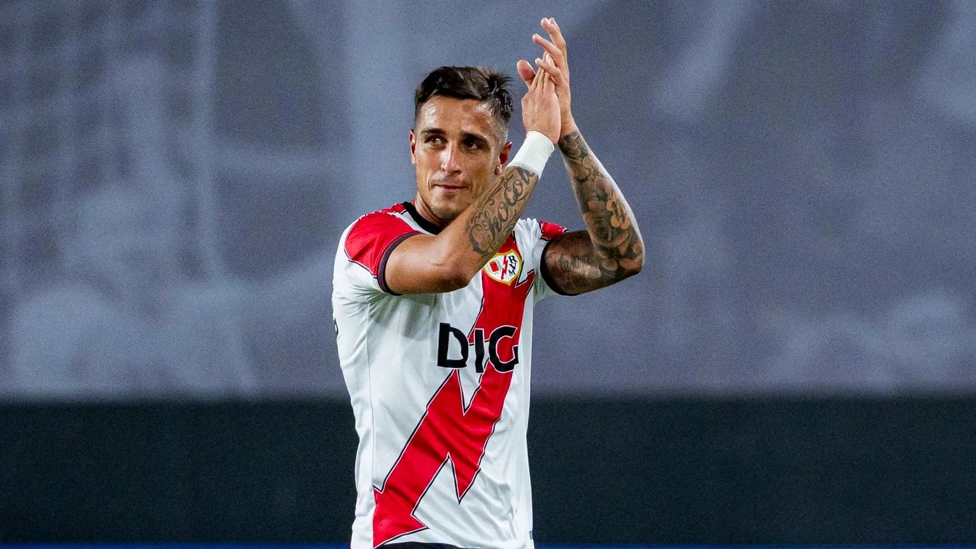 Oscar Trejo Umumkan Hengkang dari Rayo Vallecano - sumber: (footballespana)