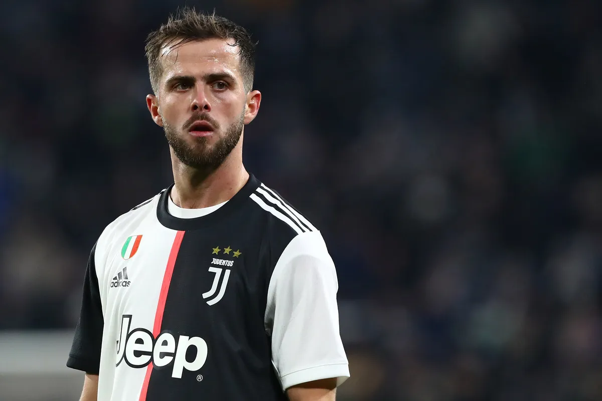 Pjanic Sarankan Juventus Rekrut Bintang Man City Jika Tonali Sulit Didapat - sumber: (footballitalia)