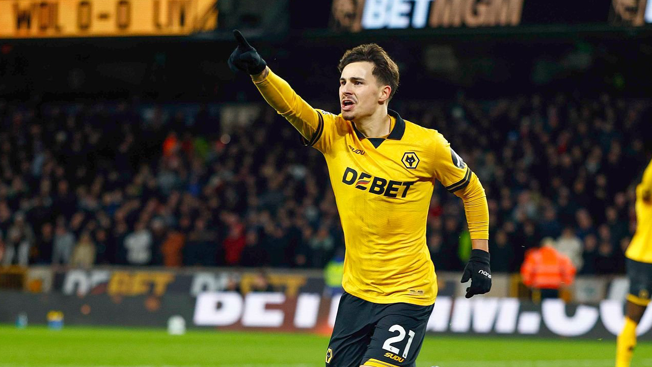 Rodrigo Gomes Bangga dengan Performa Wolves Saat Kalahkan Liverpool