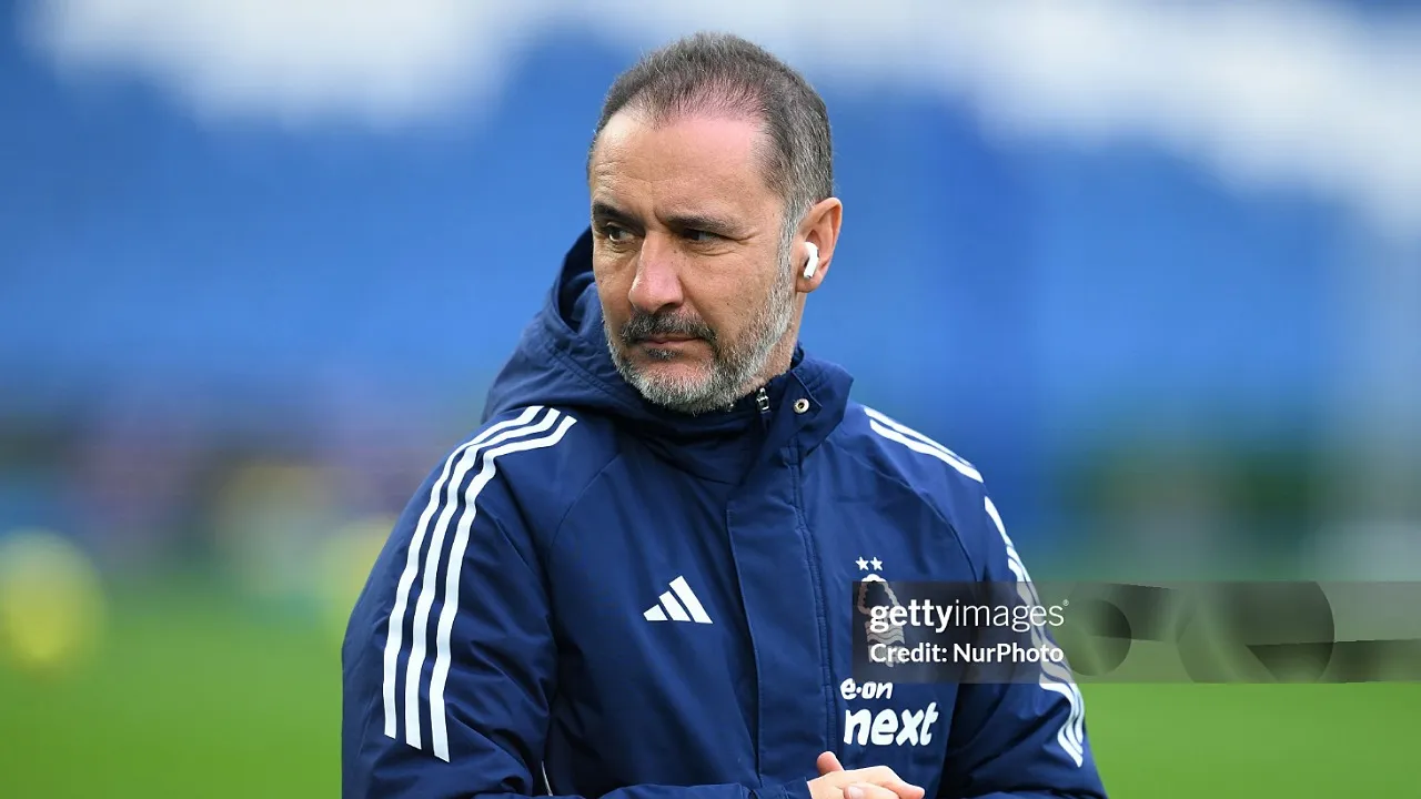Vitor Pereira minta penyerang Nottingham Forest tetap tenang di depan gawang