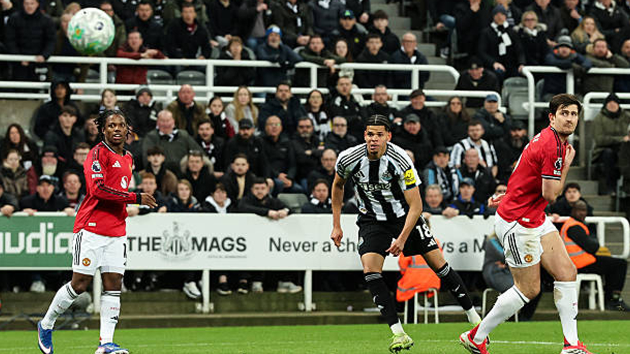 Hasil Pertandingan Premier League: Newcastle United 2-1 Manchester United