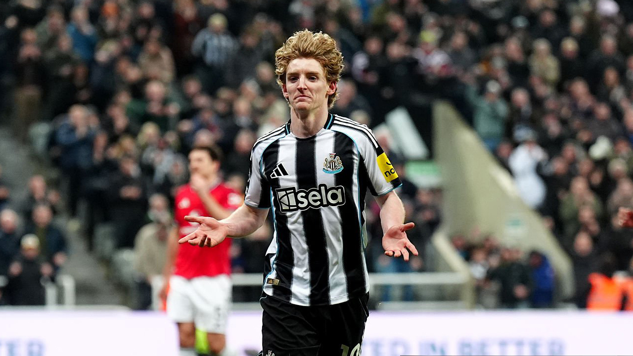 Howe Bongkar Peran Besar Anthony Gordon Saat Newcastle Kalahkan MU