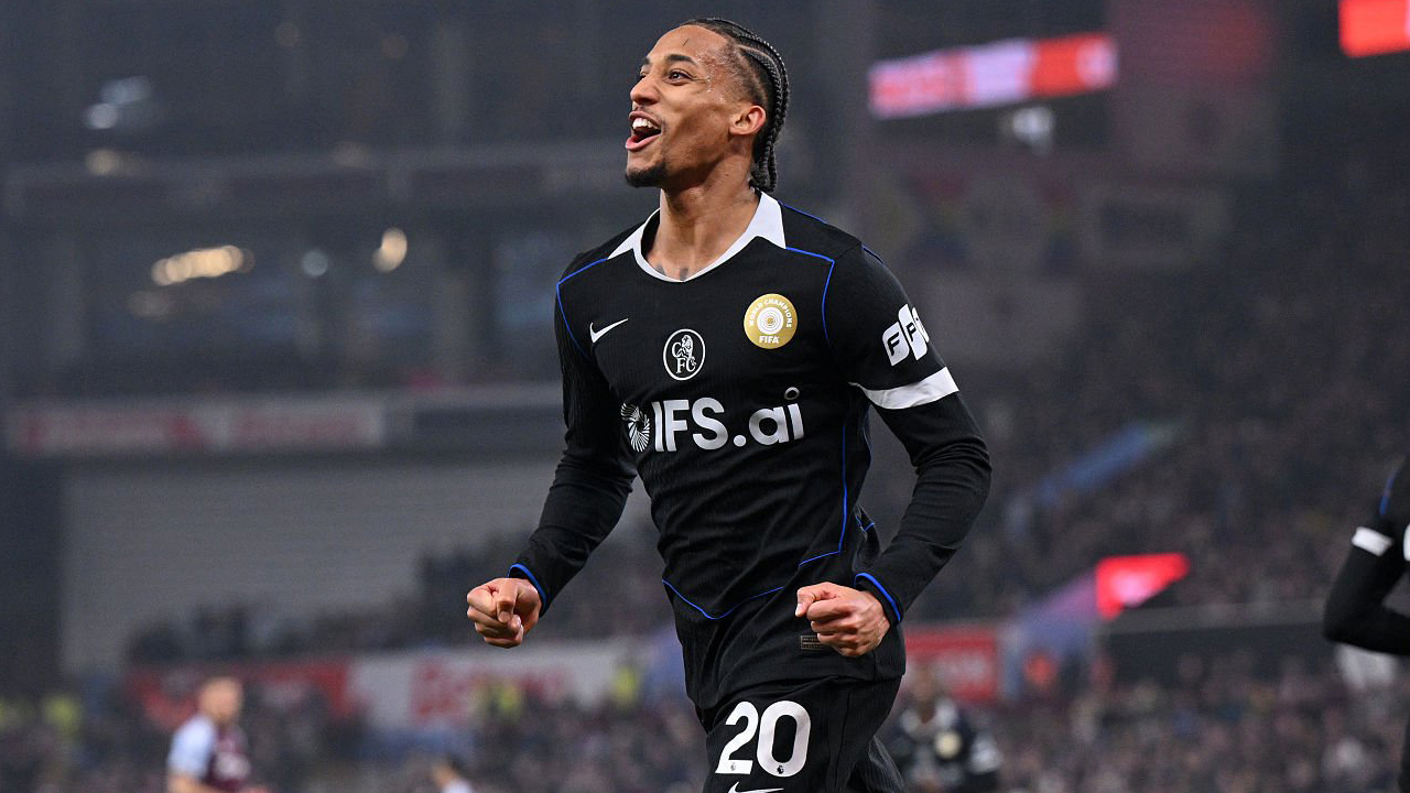 Joao Pedro Puas Cetak Tiga Gol saat Chelsea Bungkam Aston Villa