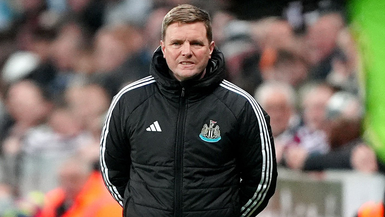Newcastle Tumbangkan MU Meski Main dengan 10 Orang, Eddie Howe Puas