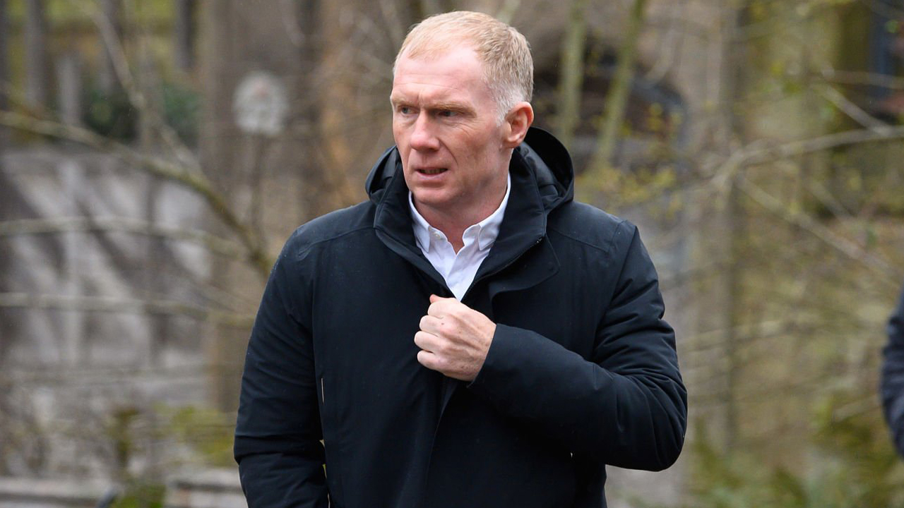 Paul Scholes Sindir Carrick di Media Sosial Usai MU Dikalahkan Newcastle