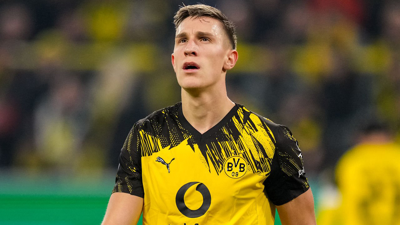 Real Madrid Tertarik, Kontrak Schlotterbeck di Dortmund Tertunda