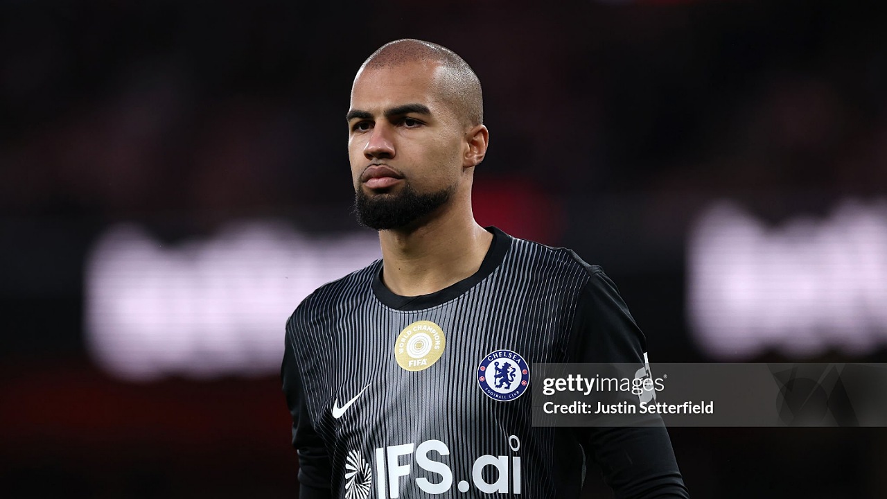 Rosenior Ungkap Alasan Cadangkan Robert Sanchez Lawan Aston Villa