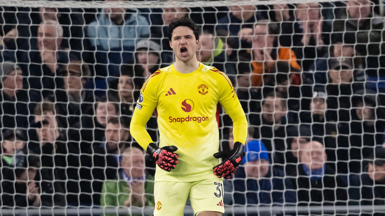 Senne Lammens Minta MU Move On Usai Dikalahkan Newcastle United