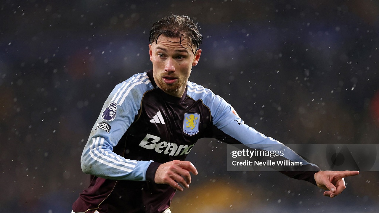 Unai Emery Konfirmasi Matty Cash Alami Cedera saat Hadapi Chelsea