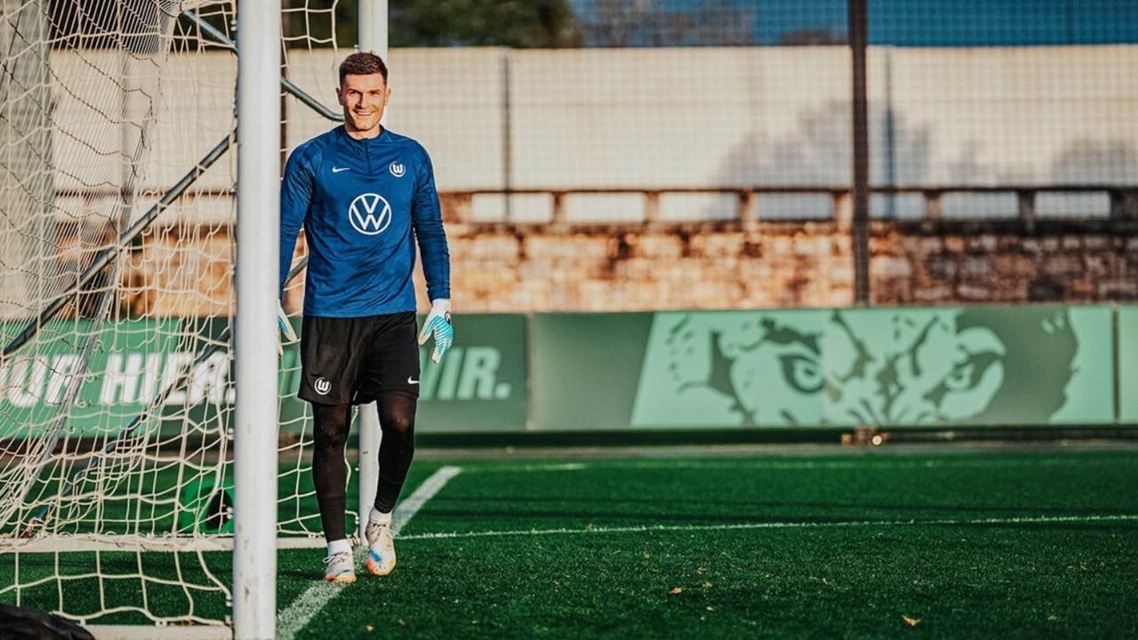 VfL Wolfsburg Resmi Perpanjang Kontrak Kiper Veteran, Pavao Pervan