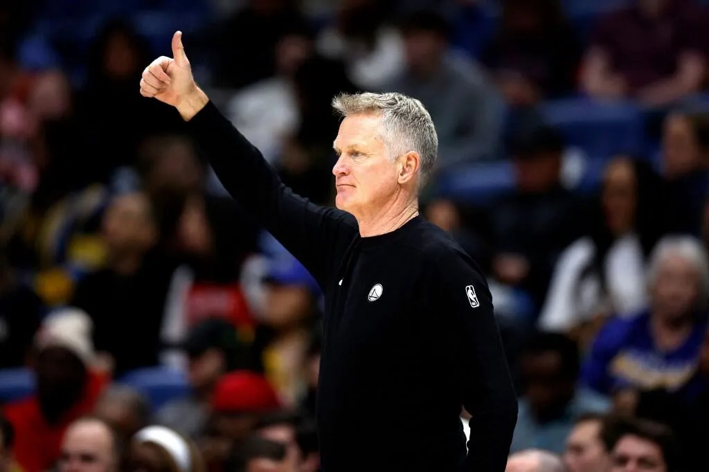 Warriors Ragu Tentukan Nasib Steve Kerr Musim Depan - sumber: (mainbasket)