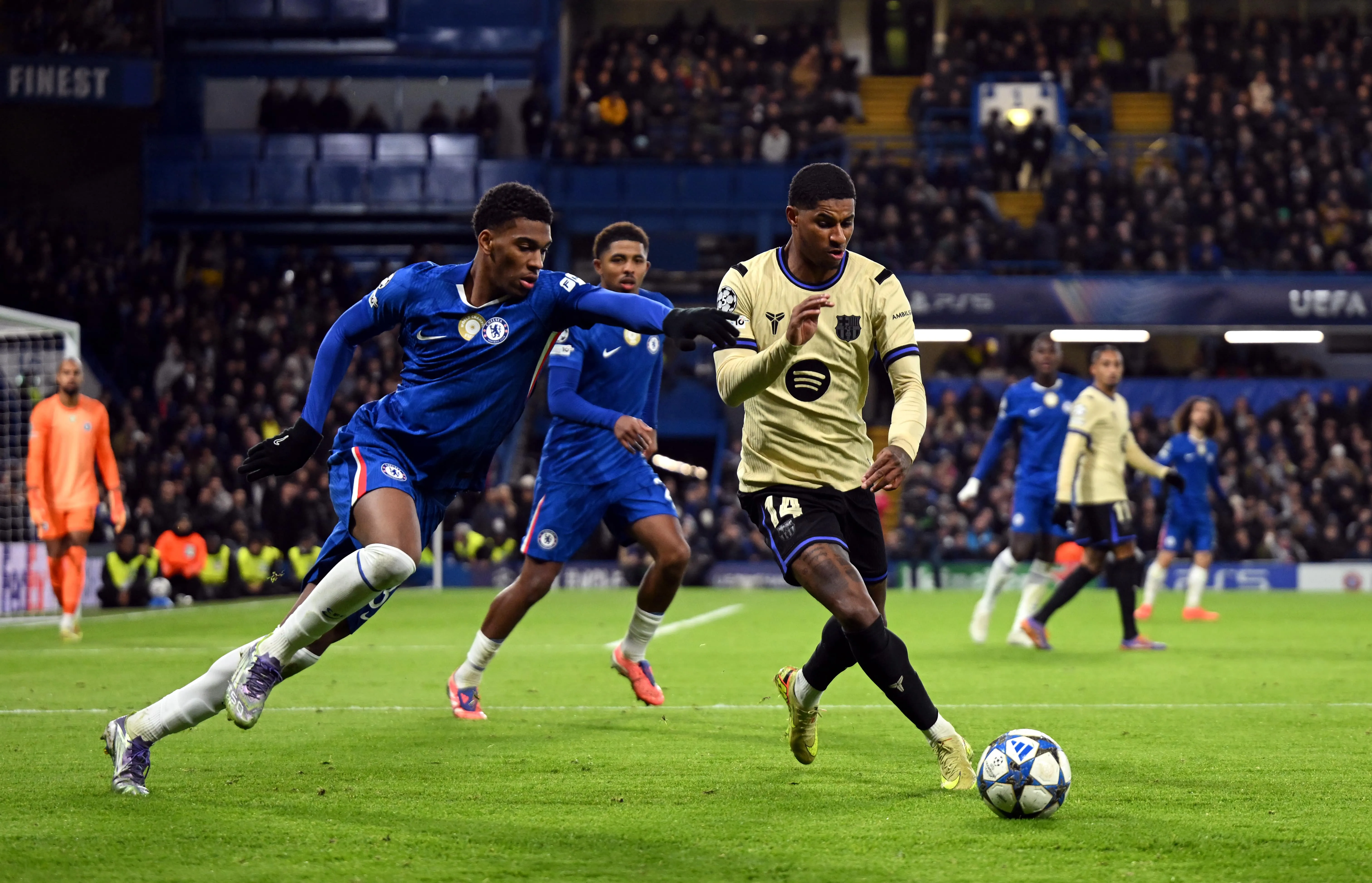 Barcelona Berpotensi Raih €10 Juta dari Transfer Roque - sumber: (footballespana)