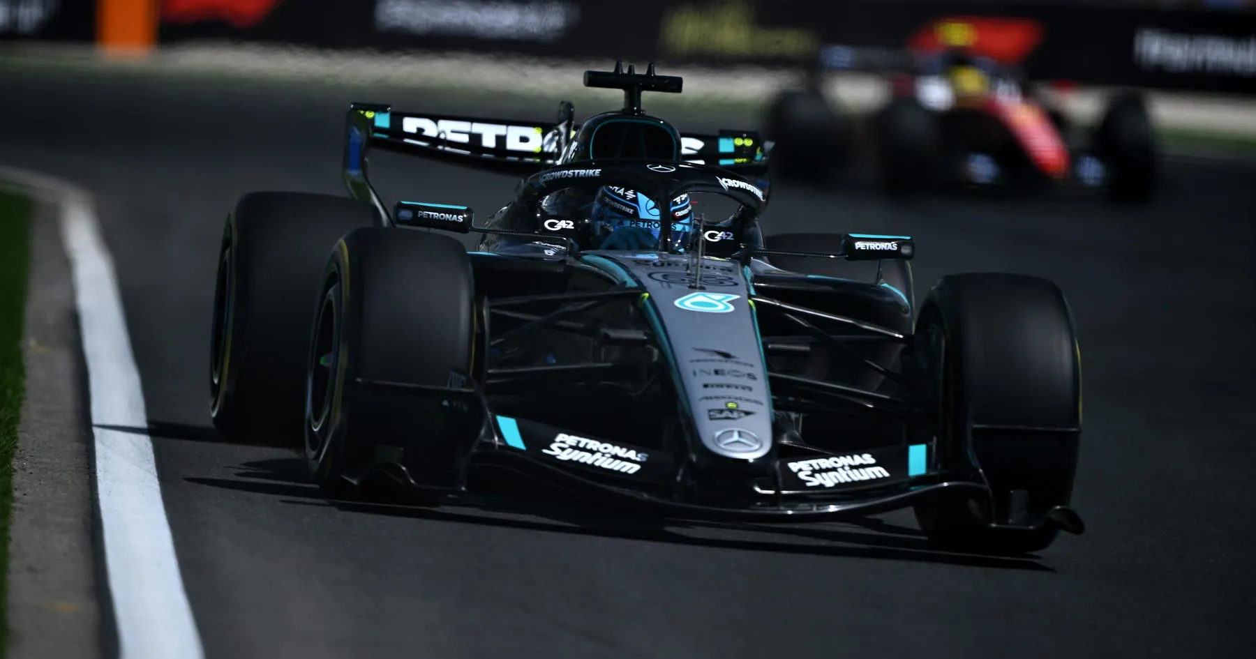 FIA Selidiki Insiden Pit Lane Dua Pembalap Inggris - sumber: (racingnews365)