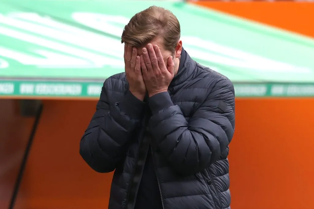 Florian Kohfeldt Kenang Tantangan Berat di Musim 2020/21 Bersama Werder Bremen - sumber: (getfootballnewsgermany)