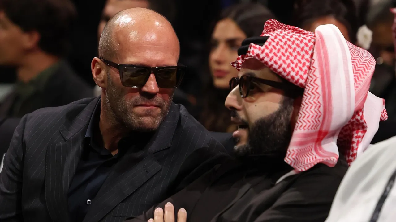 Jason Statham Bantu Wujudkan Duel Oleksandr Usyk Vs Rico Verhoeven