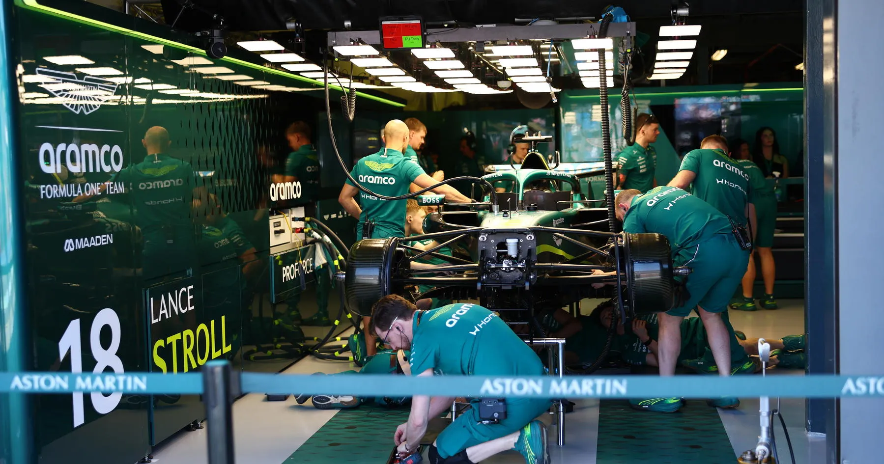 Newey: Aston Martin Terancam Akibat Masalah Baterai - sumber: (racingnews365)