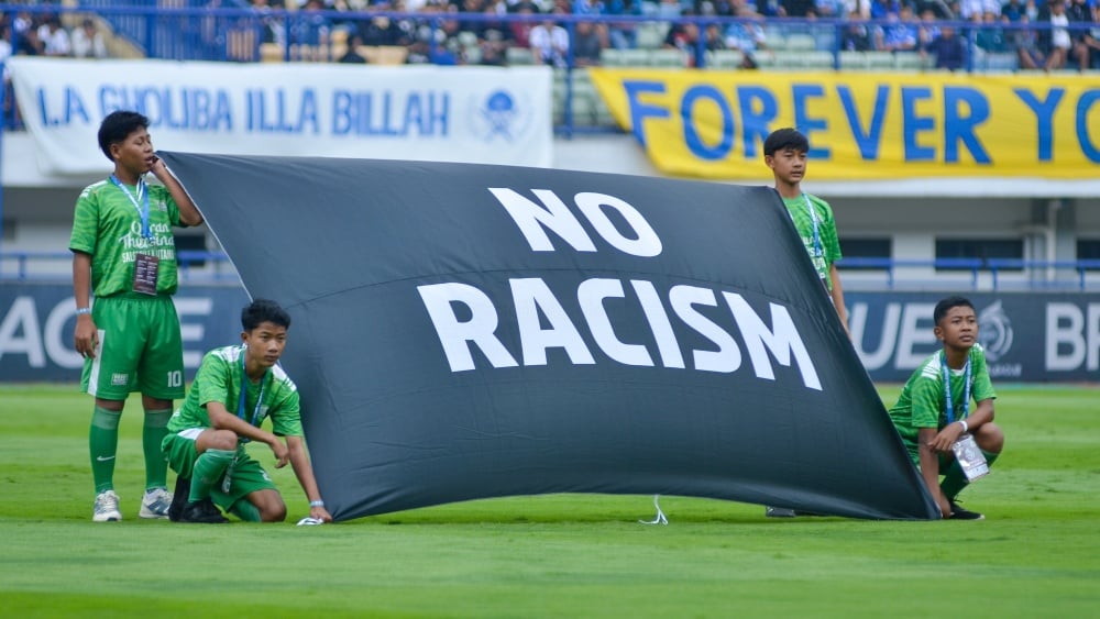Persib Bandung Tegas Menentang Rasisme dalam Dunia Sepak Bola