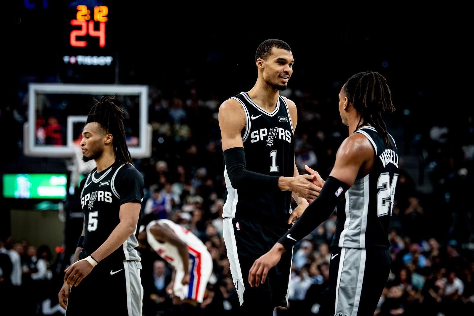 Spurs Kalahkan Pistons Dua Kali Beruntun
