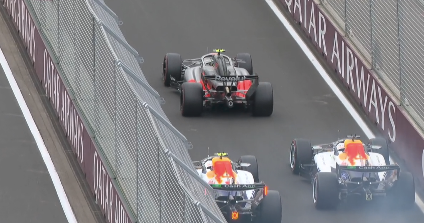 Arvid Lindblad Nyaris Tabrak Rekan Tim Akibat Masalah Bortoleto