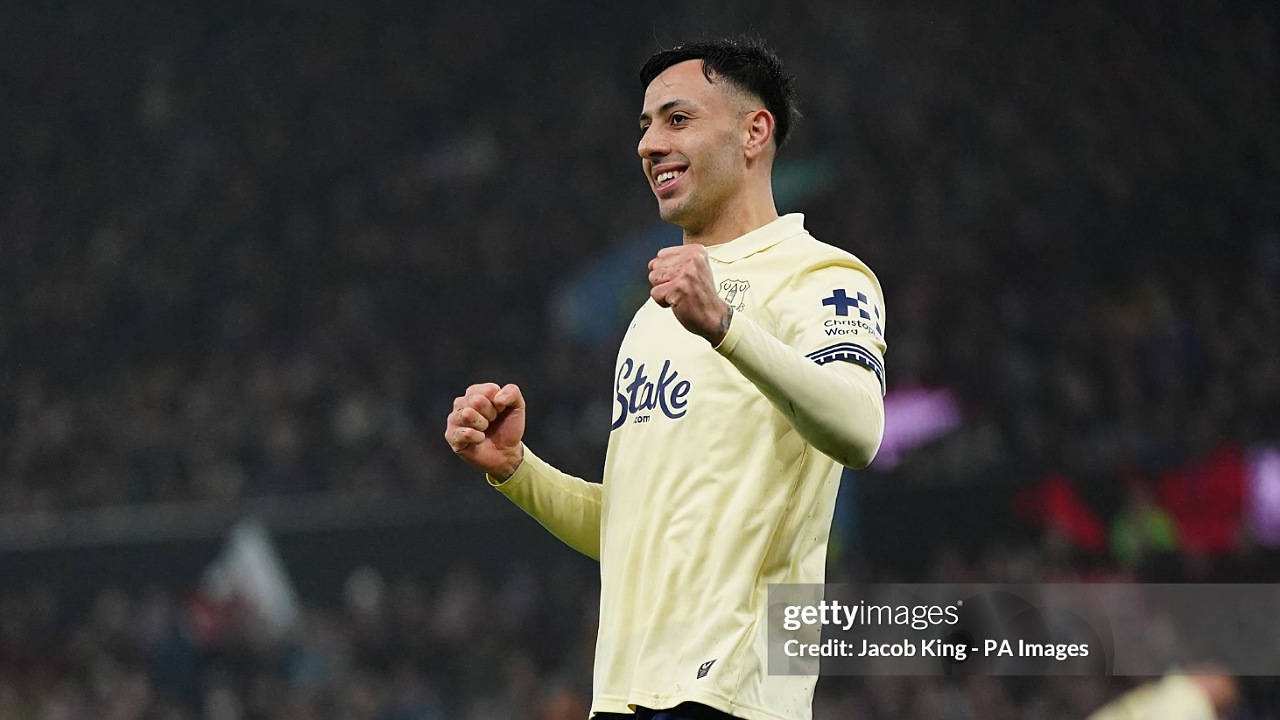 Dwight McNeil Terharu Usai Everton Tundukkan Burnley