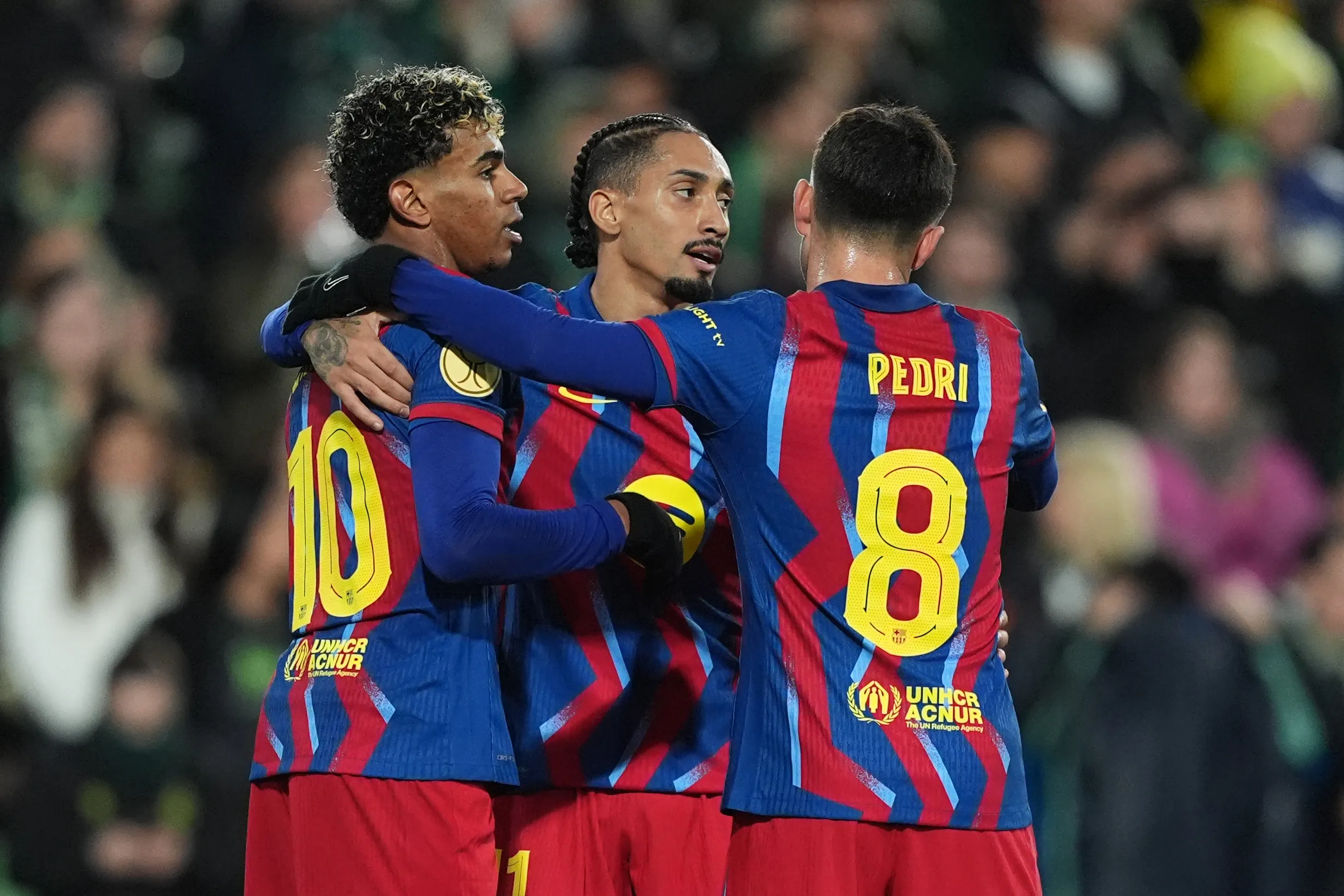 Flick Hadapi Dilema Pedri dan Raphinha di Laga Mendatang - sumber: (footballespana)