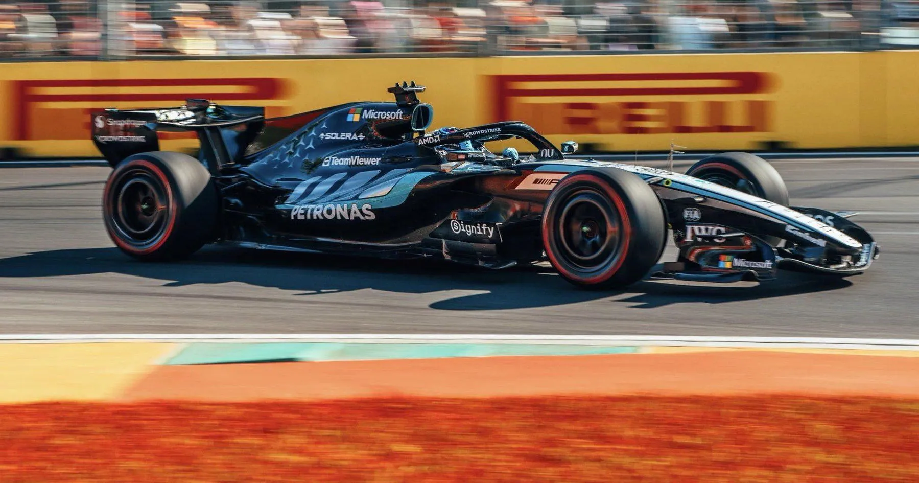 George Russell Raih Pole di Kualifikasi F1 Australia 2026 - sumber: (racingnews365)