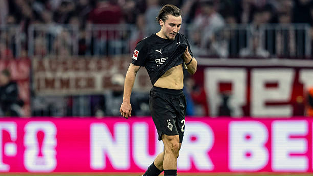 Gladbach Kewalahan Hadapi Bayern Munich, Kartu Merah Rocco Reitz Ubah Laga