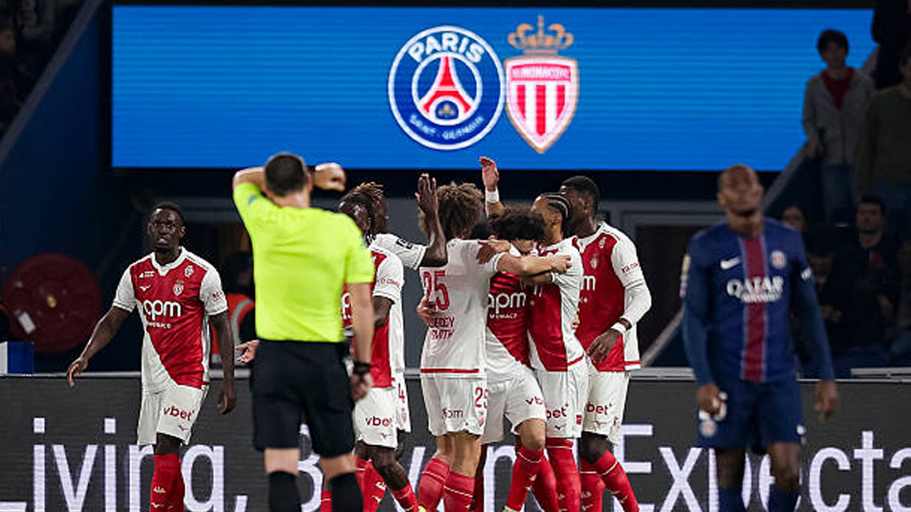 Kekalahan PSG dari Monaco Buka Peluang RC Lens Dekati Puncak Klasemen