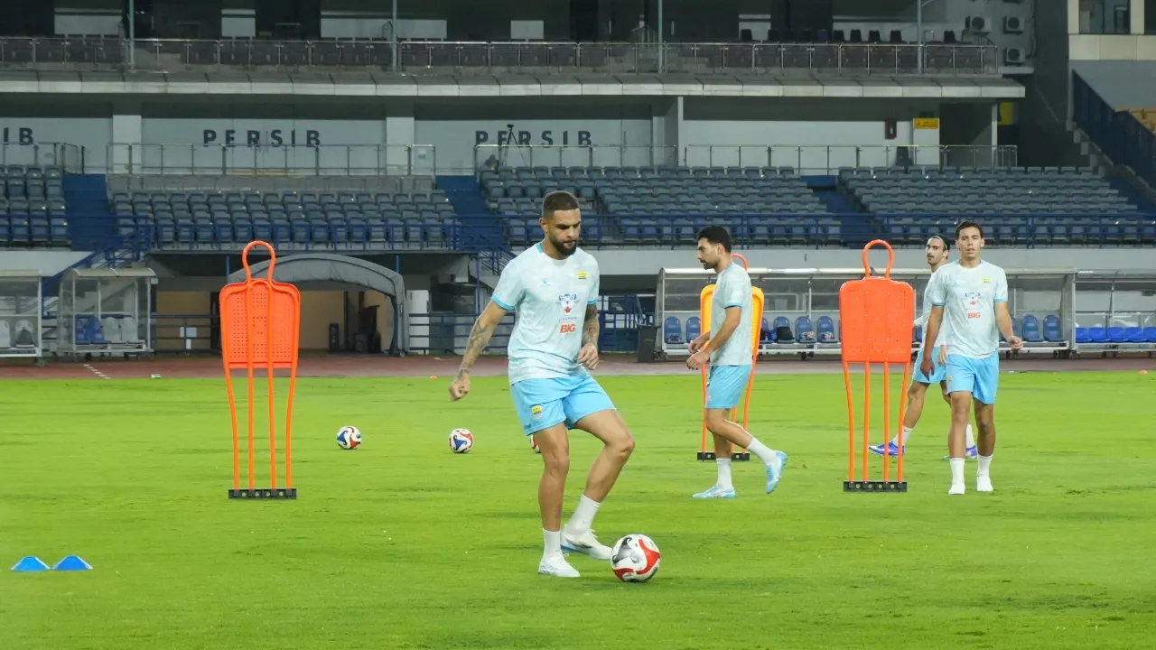 Komentar Bojan Soal Kurzawa yang Belum Bersinar di Persib