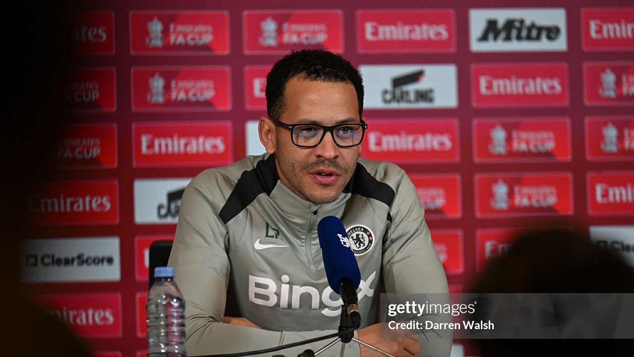 Liam Rosenior Pastikan Chelsea akan Rotasi Pemain Lawan Wrexham