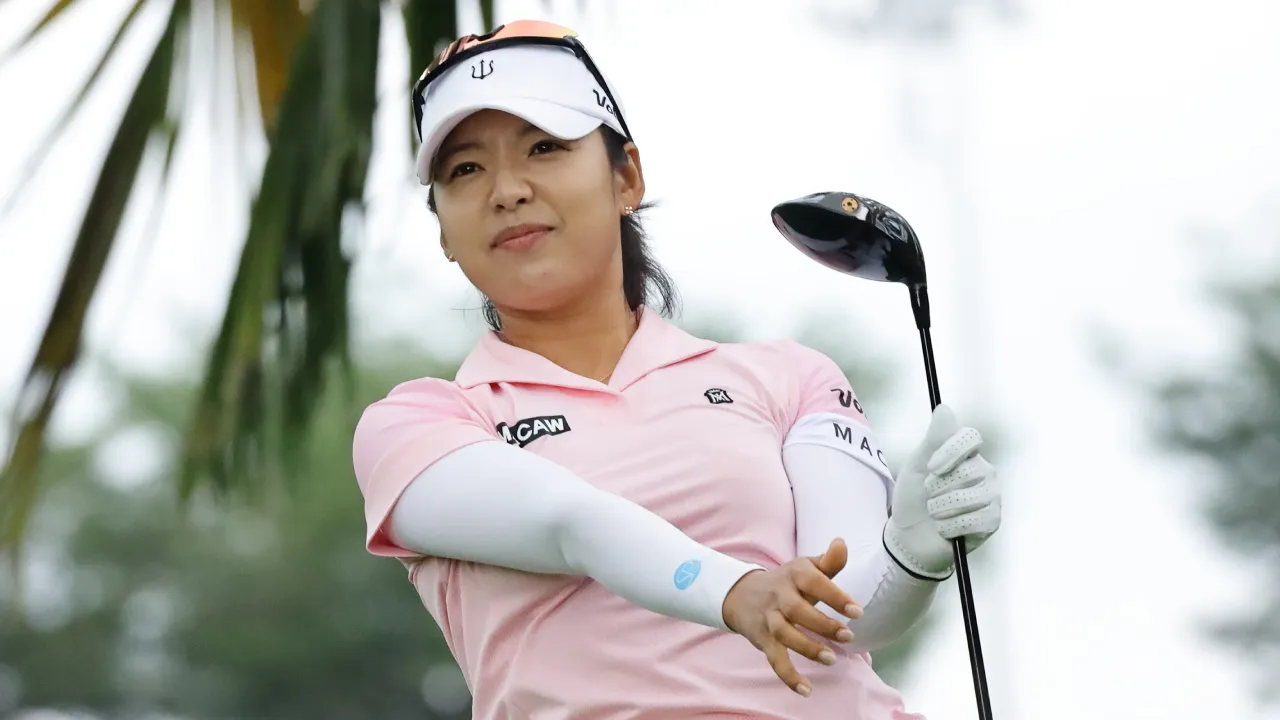 Mi Hyang Lee Pimpin Blue Bay LPGA Setelah Putaran Kedua Tanpa Bogey
