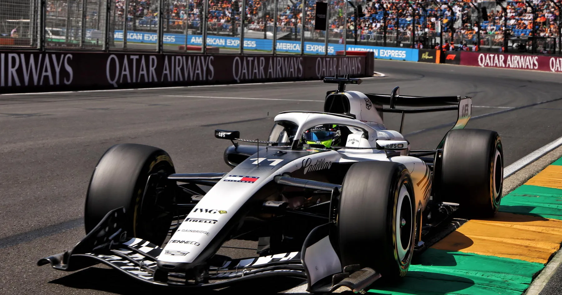 Sergio Perez Minta Cadillac Sukses di Latihan Ketiga - sumber: (racingnews365)