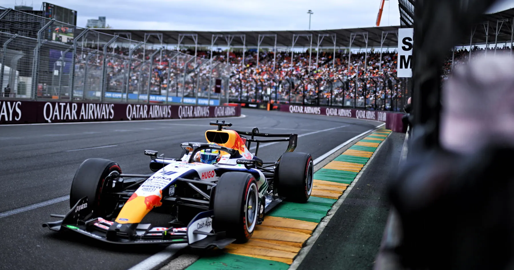 Arvid Lindblad Hindari Pertanyaan Formula E Usai Debut Cemerlang - sumber: (racingnews365)