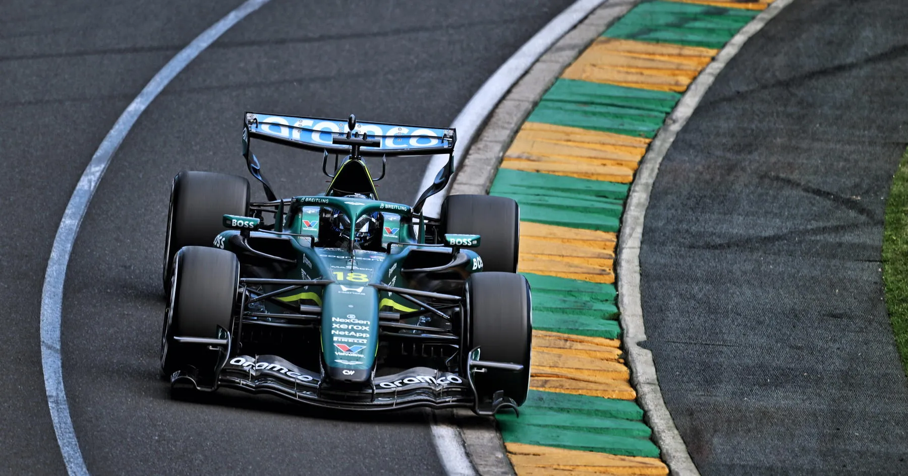 Derita Aston Martin Berlanjut dengan Ganda Pensiun - sumber: (racingnews365)