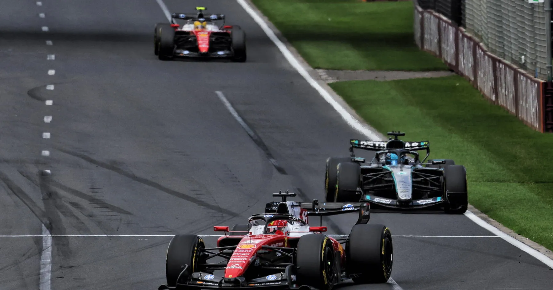 Ferrari Ungkap Alasan Kalah dari Mercedes di GP Australia - sumber: (racingnews365)
