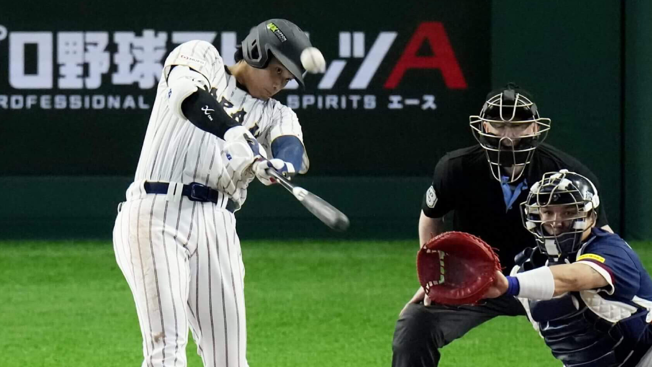 Shohei Ohtani memukul home run untuk hari kedua berturut-turut di ajang World Baseball Classic 2026. (Foto: AP)