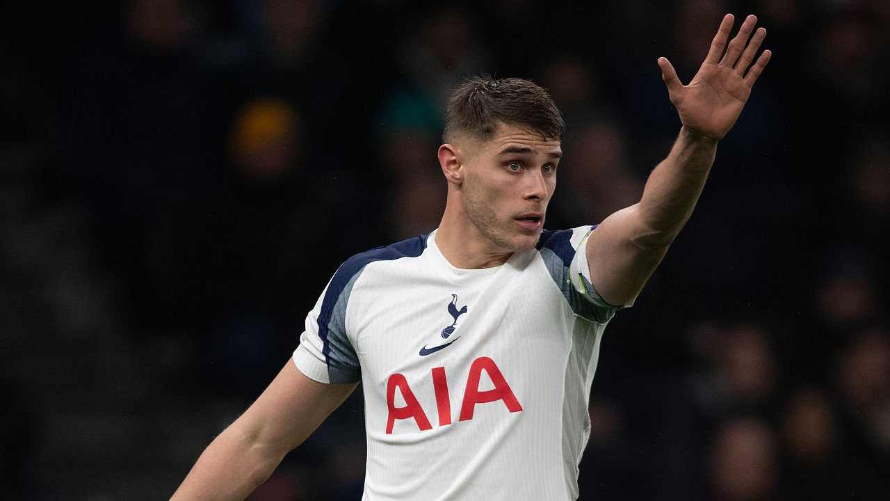 Manchester United Intip Peluang Rekrut Micky van de Ven dari Tottenham