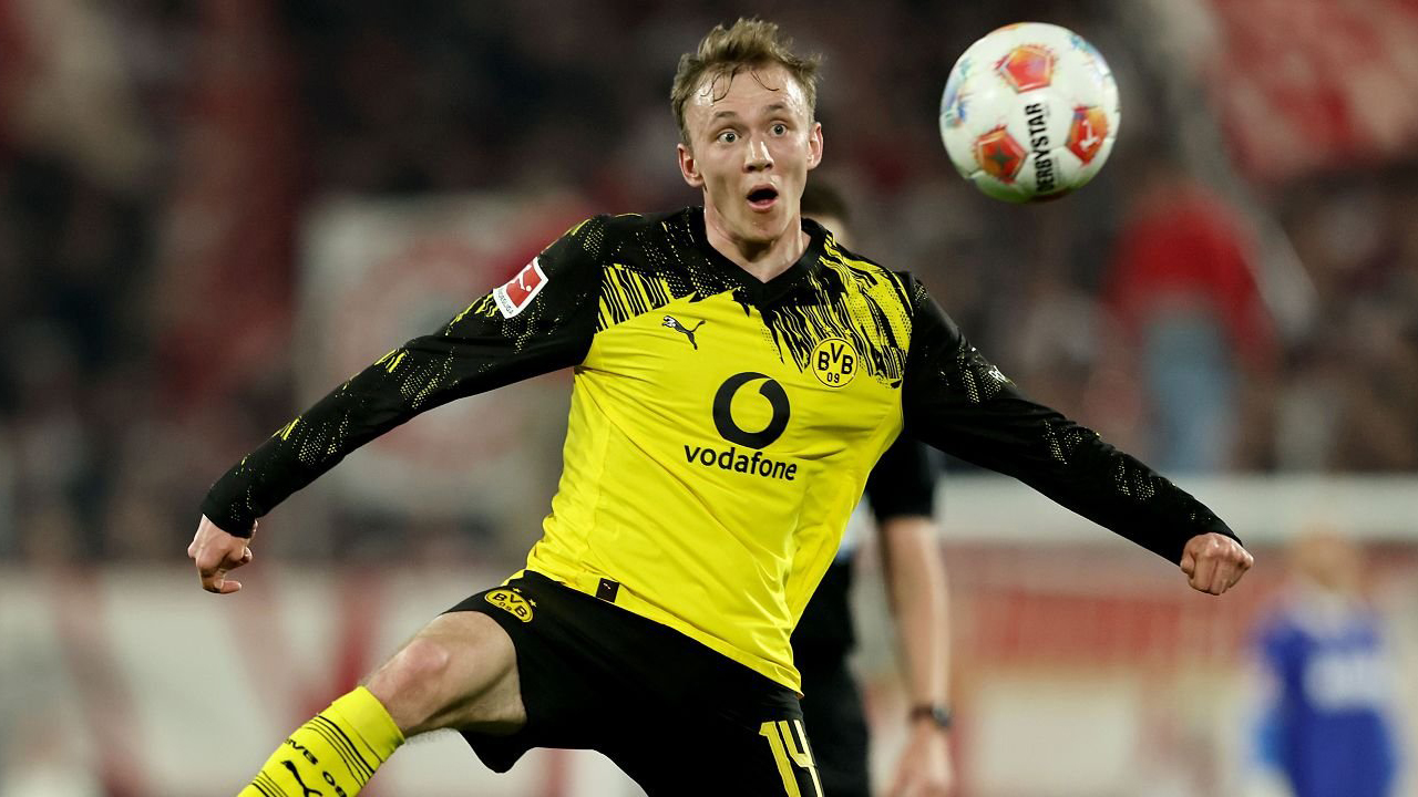 Maximilian Beier Tak Peduli Dortmund Disebut Raih Ugly Win