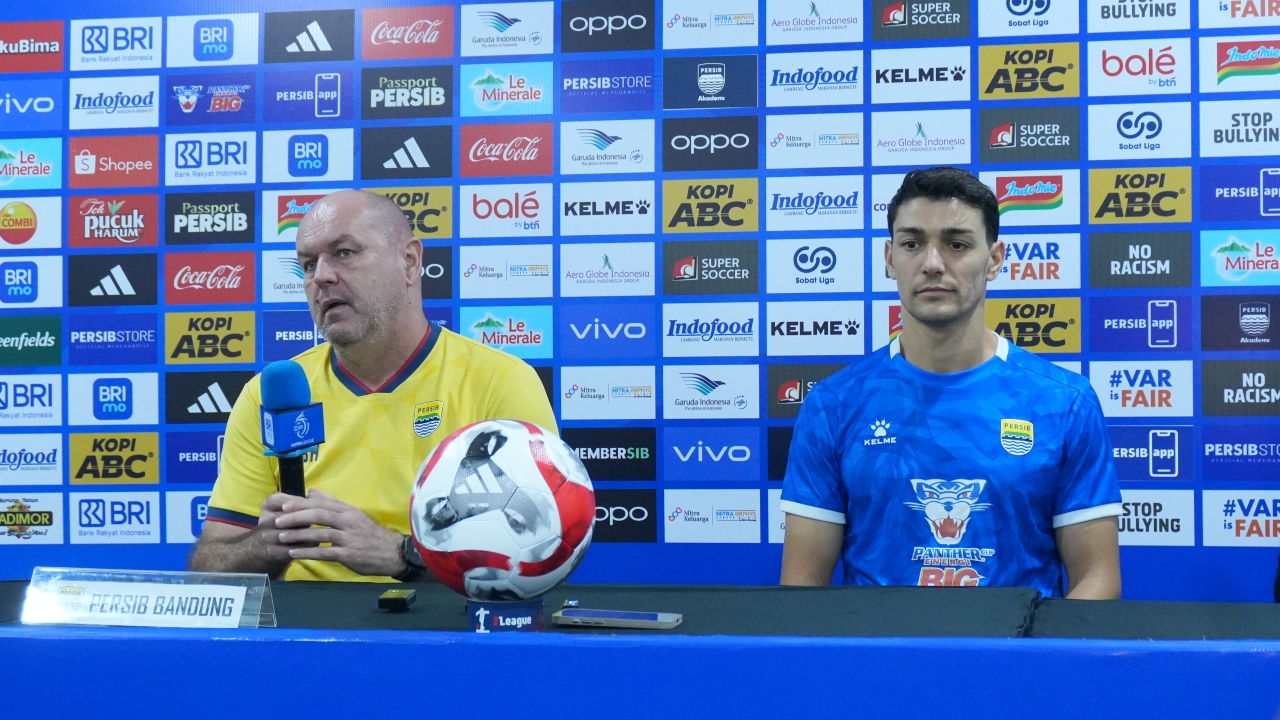 Persib Menjamu Persik, Bojan Tebak Laga Akan Berjalan Sulit