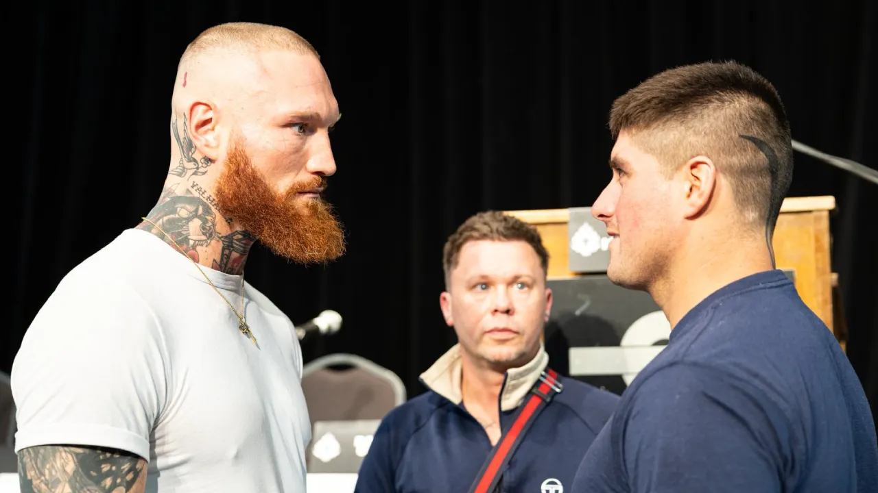 Ryan Rozicki (kiri) dan Gerardo Mellado. (Foto: Fight TV)