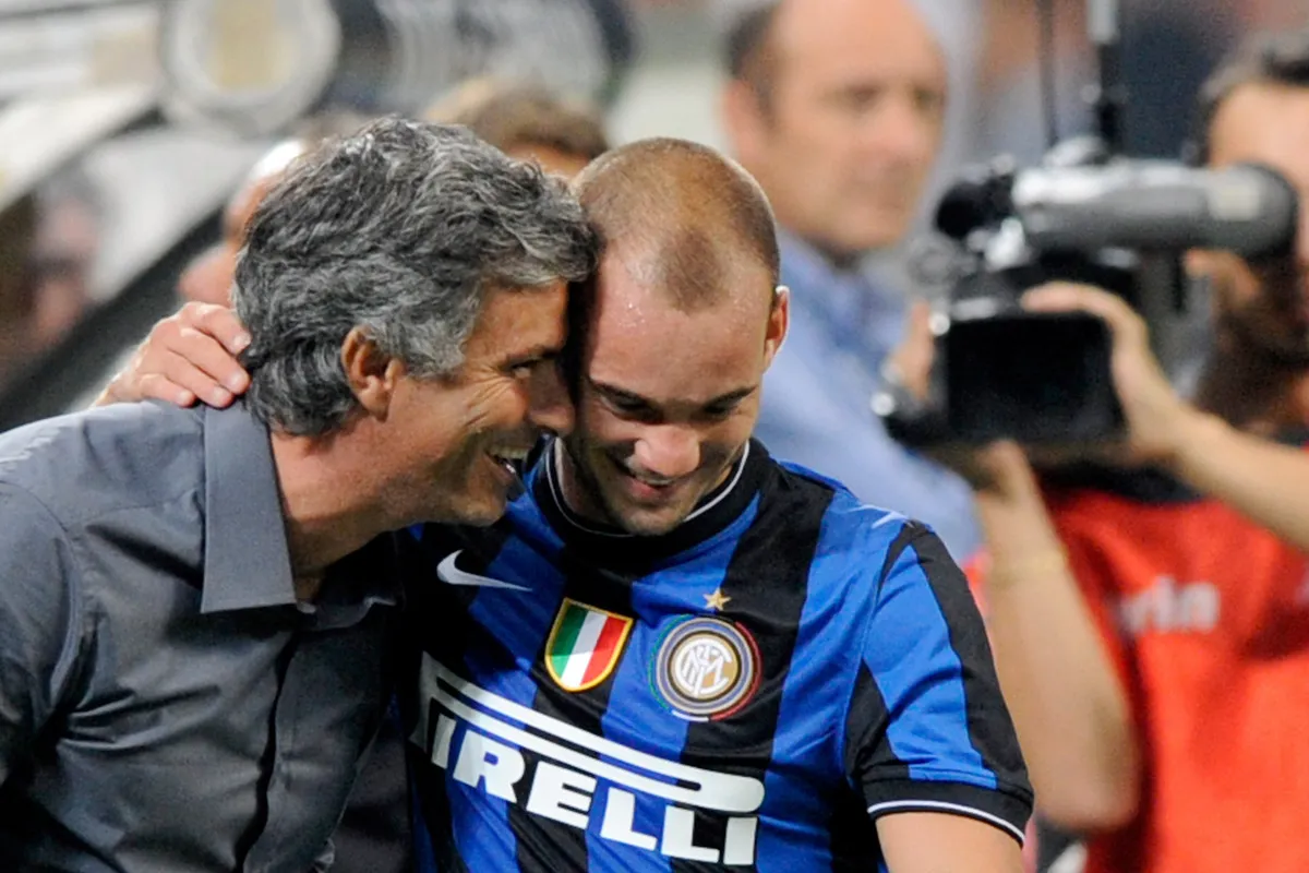 Sneijder Ungkap Pesan Mourinho Jelang Derby Milan 2009 - sumber: (footballitalia)