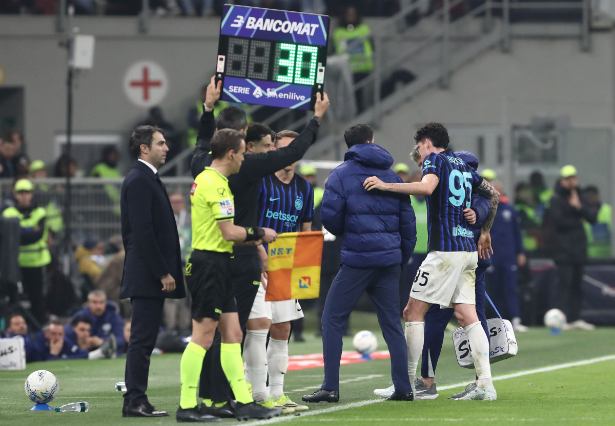 Bastoni Cedera, Inter Kehilangan Pilar Pertahanan di Derby Milan