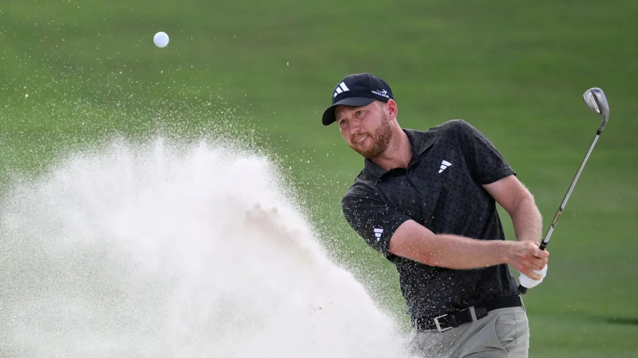 Daniel Berger memimpin dengan skor total 13-under par meski tidak lagi mencetak banyak birdie seperti pada dua putaran sebelumnya. (Foto: Golf Digest)